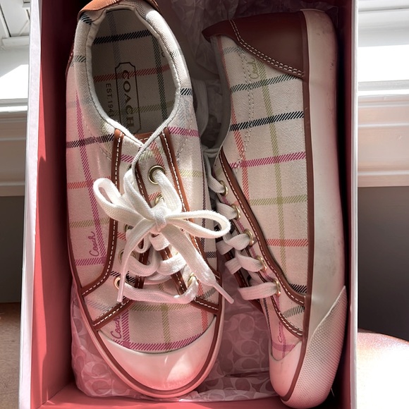 Coach women’s sneakers, cross-hatch design size 6.5 Medium width - Picture 1 of 3